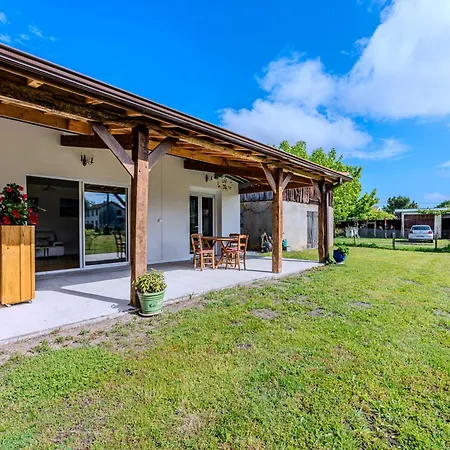 Hébergement de vacances Maison Cosy 4 Pers Avec Jardin à - Fr-1-521-239